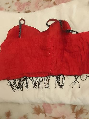 alt geyimler: Qırmızı bəzəkli qadın topu - Model: qısa top/kroptop - Rəng: parlaq — 2