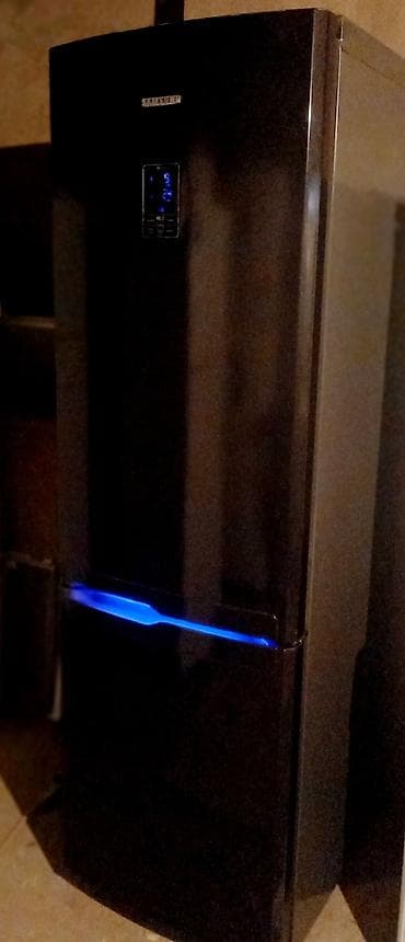 soyuducular indesit: İşlənmiş 2 qapılı Samsung Soyuducu Satılır, rəng - Qara — 1