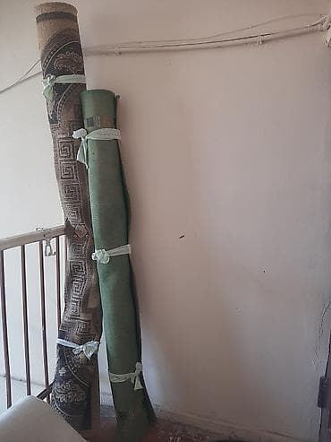 İki ədəd xalça rulonu - Model/naxış: - 1-ci xalça: tünd tonlarda