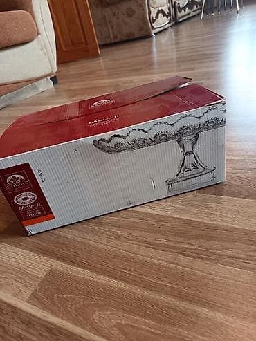 Tort və şiriniyyat qabı, Şüşə