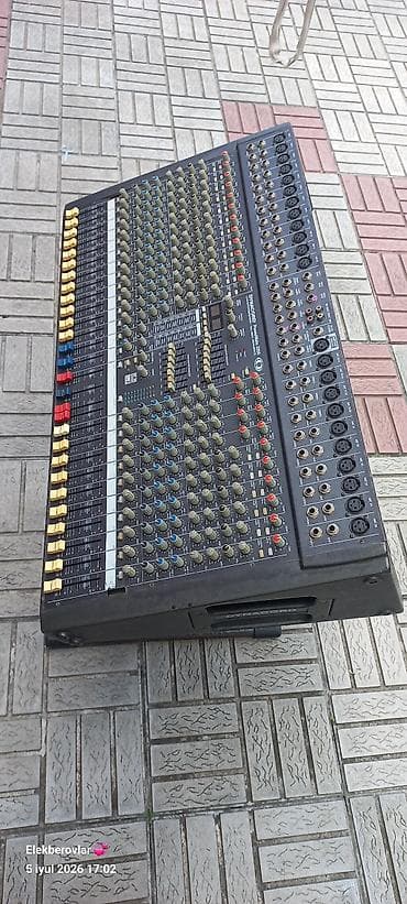 zeng ucun gitara: Dynacord PowerMate 2200 – aktiv mikser pultu salam bütün kanallar tam — 4