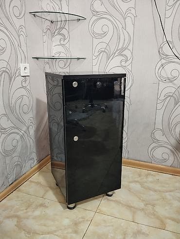 kresla: Salon üçün güzgülü şkaf satılır 1 ədəd qalıb. Əla vəziyyətdə. Əlavə — 4