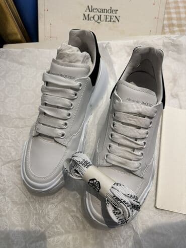 Səndəl və şəp-şüplər: Alexander McQueen kişi/kadın krossovkaları - Rəng: ağ üst, arxa — 4