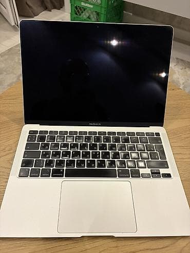 hard disk ssd: İşlənmiş Apple MacBook, 13.3 ", Apple M1, 256 GB — 2