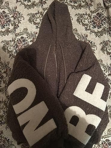 kolej jaket: Qehveyi rengli- standart olcudur . 70 alinib 50 satilir . 1 defe — 1