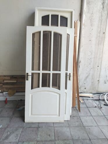 двери межкомнатнын бу: Ağ rəngli şüşəli iç qapılar dəsti - Rəng: ağ - Material: ağac əsaslı — 2