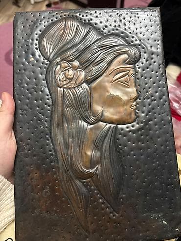 masalli sekilleri: Misin relyef tablo – qadın portreti - Material: Mis (əl işinə bənzər — 1