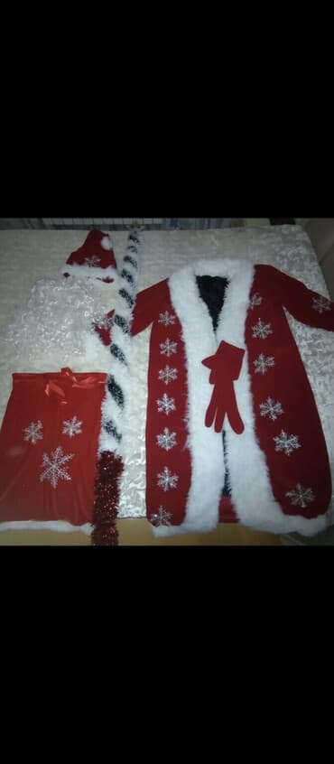 yeni il şənliyi bilet: Şaxta Baba geyim dəsti - Qırmızı, ağ süni xəz haşiyəli uzun Üzərində — 1