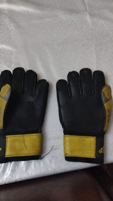 Adidas Predator Neftçi komandasının əvvəlki qapıçısının original