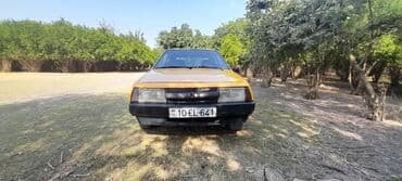 Vaz 2109 “Samara” hetçbek - Kuzov: 5 qapılı hetçbek, sarı rəng, qara