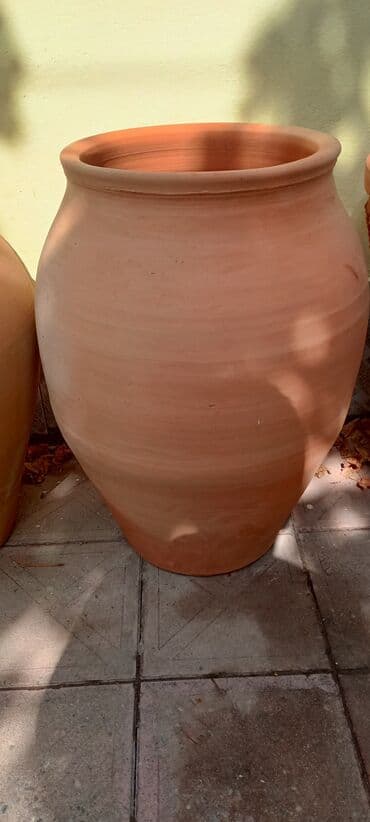 saxsı qab: Böyük saxsı qablar hündürlük 65- dan 75 sm kimi diametri 60 sm əldə — 3