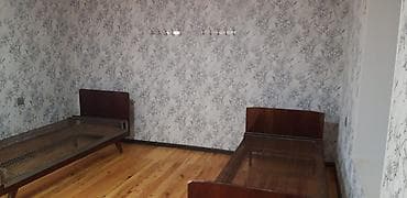 balakende satilan evler: Kirayə mənzil – 2 otaqlı, təmirli Xüsusiyyətlər: - Geniş zal və yataq — 4