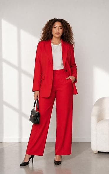 Kostyum dəsti. Razmer 42 Qiymət 40azn Костюм (комплект). Размер 42