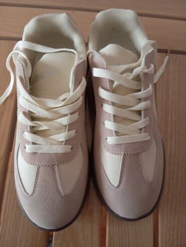 parca krasofkalar: Unisex idman ayaqqabısı - Rəng: krem-ağ üst hissə, açıq bej süet — 2