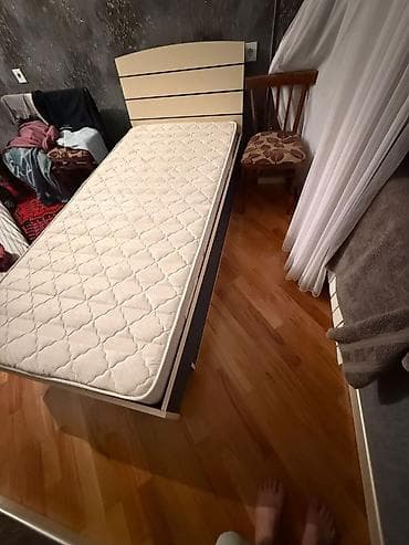 bord: Təknəfərlik çarpayı, Matras ilə, Siyirməli, İtaliya — 2