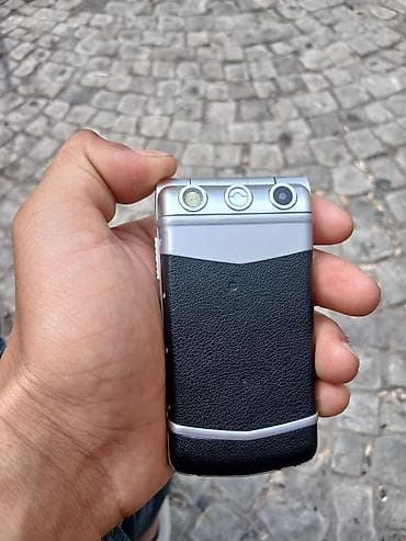 mini pirinter: Klassik qapaqlı mobil telefon - Korpus: metalik gümüş rəngli çərçivə — 2