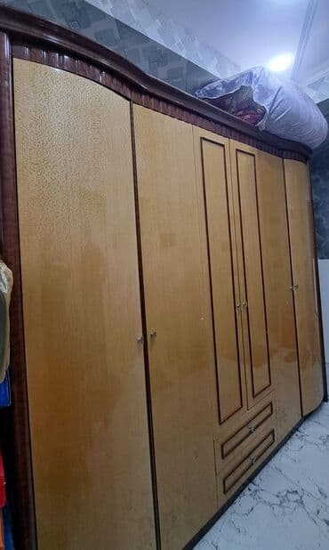 Audi: Распашной, 6 дверей Прямой шкаф, Гардеробный шкаф — 4