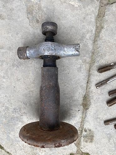 ucuz maşin: Mexanik Domkrat, Maksimum yükqaldırma: 5 t — 2