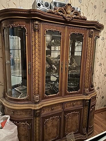 şkaf soyuducular: Klassik üslubda vitrin-bufet - Material: taxta əsaslı konstruksiya — 1