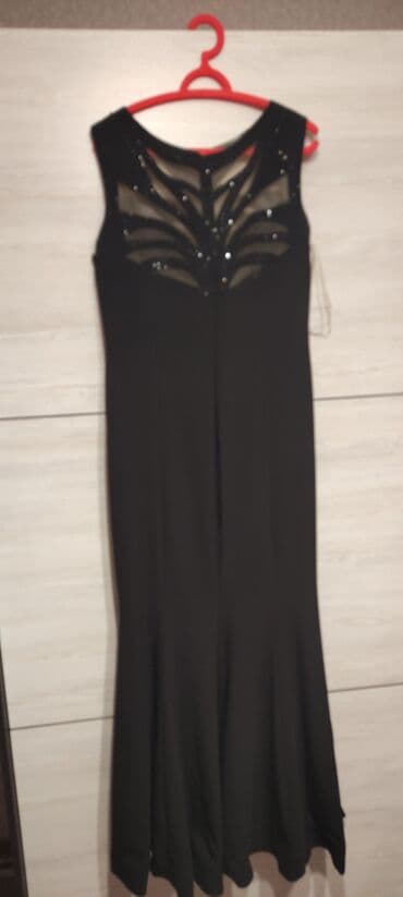 hörümçək adam paltarı: Toy libasi.Bir defe geynilib. 100 man
Razmeri 42/44 — 4