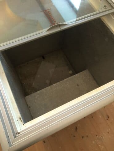 Ticarət vitrin dondurucu Bir dene problemi var matoru yanıb qalan