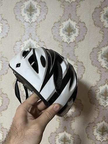 format velosiped: Velosiped dəbilqəsi – yüngül və havalandırılan - Rəng: ağ–qara — 1