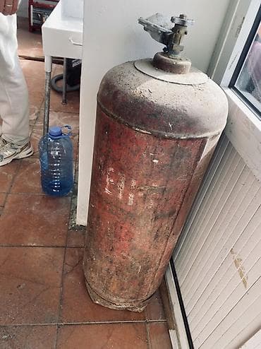 azeri panel vurmaq: Məhsul: Maye qaz (LPG) balonu Təsvir: - Klassik silindrik metal LPG — 2