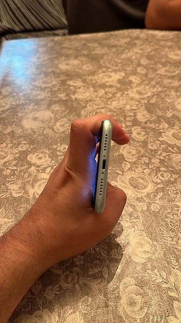 iphone 11 sekilleri: IPhone 11, Yaşıl, Face ID — 6