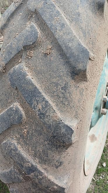 pajero diski: Traktor arxa təkəri və diski - Ölç13-38 (şinin üzərində qeyd var) - — 4