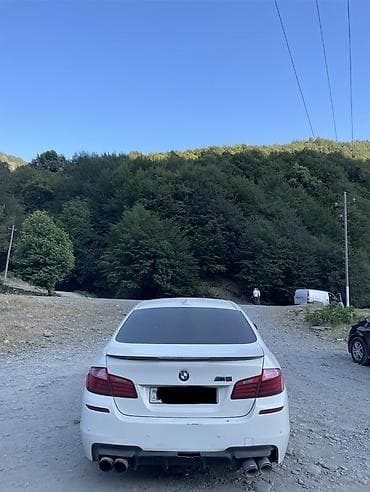 larzon diski: BMW 5 series: 2 l | 2015 il Sedan — 3