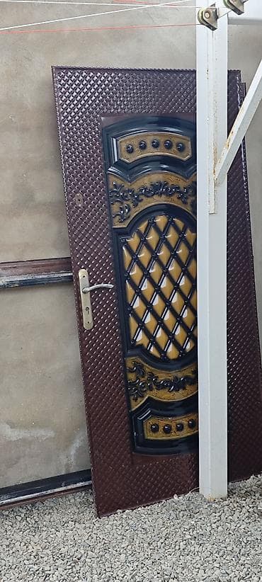 demir fermalar: Mənzil üçün İşlənmiş Giriş qapısı Çərçivə ilə, Ünvandan götürmə — 2