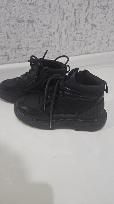 Qara rəngli uşaq/yeniyetmə üçün isti qış botları - Model: orta