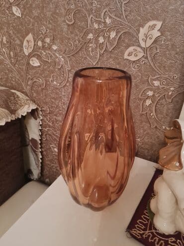 das kubik qiymeti: 50 ilin meduzası. 30 man — 2