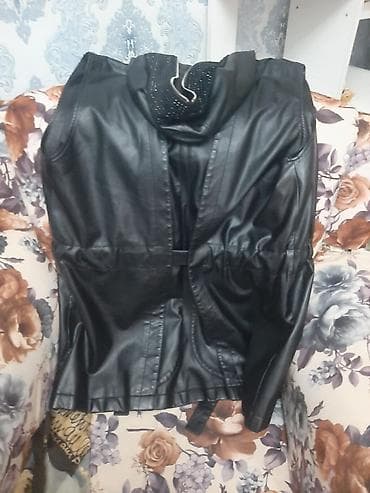 Qadınlar üçün qara süni dəri jilet - Rəng: qara - Material: süni dəri