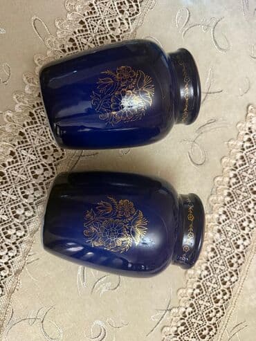 falqa kagizi qiymeti: İki ədəd kobalt rəngli, qızılı naxışlı keramik banka. Hər bir bankanın — 2