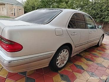 мото шлем: Mercedes-Benz E 240: 2.6 л | 2000 г. Седан — 8