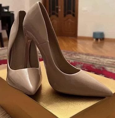 Digər ayaqqabılar: Zərif qadın tuflisi – klassik “pump” model. - Rəng: bej/nude — 1