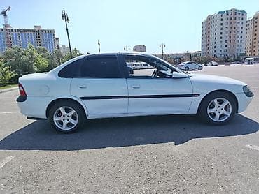 opel vektra b: Opel Vectra: 1.8 l | 1998 il Sedan — 6