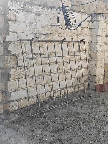 islenmis masin: Maşın üçün böyük ölçülü dəmir üst baqajı satılır. Eni 1.25 m, uzunu — 8
