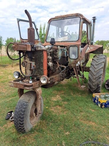 купить измельчитель сена бу: Traktor MTZ tipli, kabinalı, arxa təkərlər iri protektorlu, ön təkər — 2