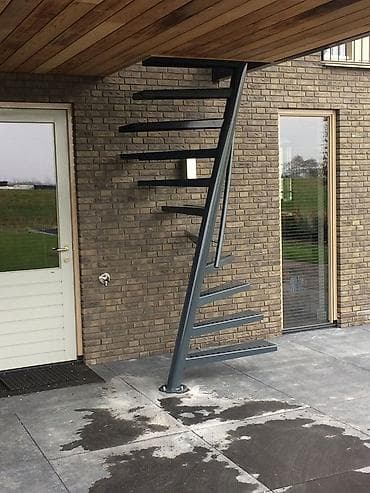 Новое на lalafo: Pilləkən və ya Pilləkən marşı — kiçik şaquli məsafələrə bölünməklə iri — 10