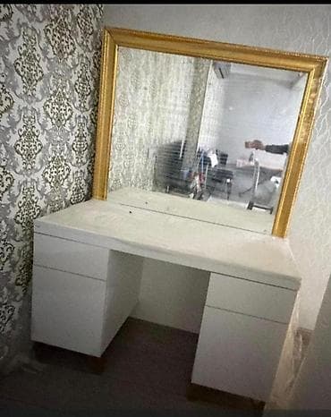 Salon guzgusu satilir . Qiymeti 120 azn . Unvan Sumqayit Raya 6969