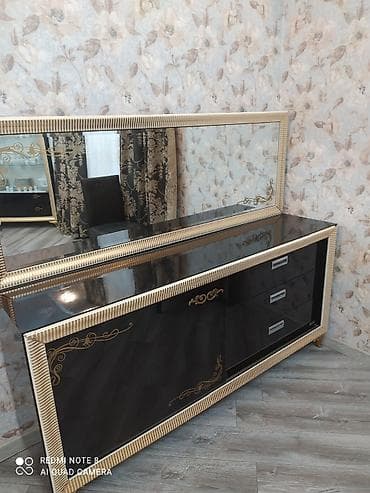 ucuz vitrin: Klassik üslubda qonaq otağı mebel dəsti Tərkib: - TV stendi: geniş — 4