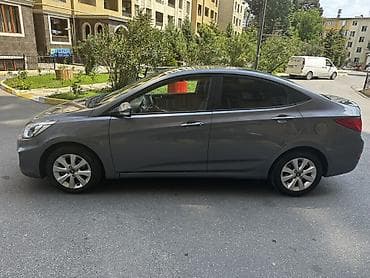 Hyundai Accent: 1.4 l | 2016 il Sedan — 3