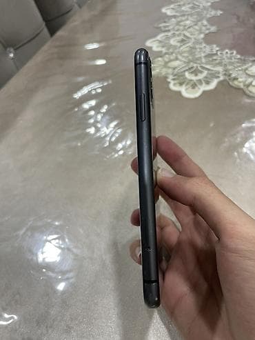 IPhone 11, Qara — 4