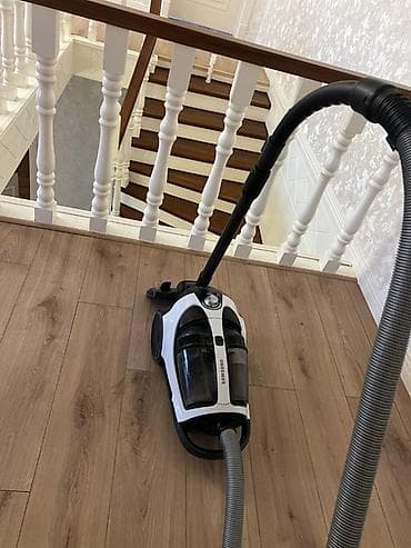 robot tozsovuran: Samsung tozsoran – torbasız, su filtrasiyalı tip. Xüsusiyyətlər: - — 1