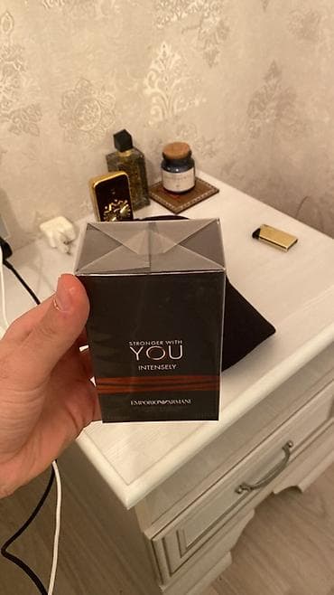 Личные вещи: Emporio Armani Stronger With You Intensely – kişi üçün eau de parfum — 1