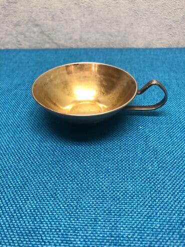 qizil onluq qiymeti 2022: Antik Latun Nelbeki ve murebbe qabi qiymet 1 eded ucun . 3 eded var — 10