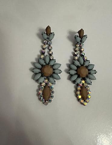 van cleef sirga: Məhsul: Bəzək daşlı asma sırğalar (1 cüt) Təsvir: - Çiçəkvari — 1