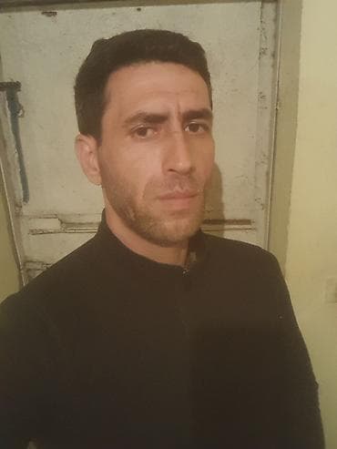 Kişi geyimləri: Qara kişi sviteri - Rəng: tam qara - Model: boğazı qapalı, fermuarlı — 1